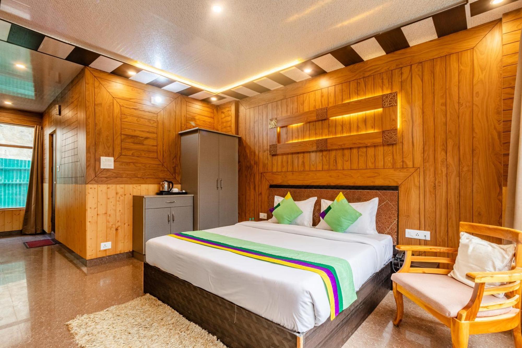 Treebo Srishti Vaikunth With Mountain View Hotel Shimla Exterior photo